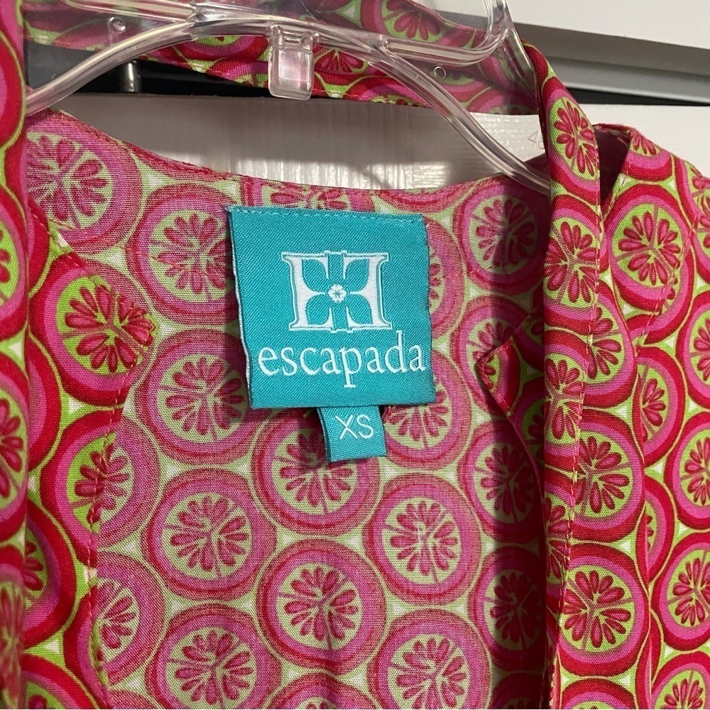 Escapada Living Ladies Dress w/ Belt - Picture 2 of 9